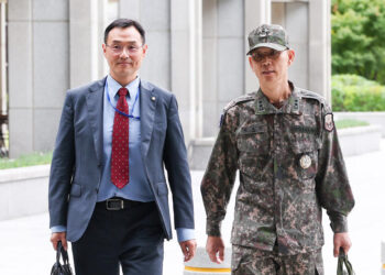 On the 18th, former Drone Operations Commanding General Kim Yong-dae is appearing at the Insurrection Special Counsel Team (Special Prosecutor Jo Eun-seok) office set up at the Seoul High Prosecutors' Office in Seocho-gu, Seoul, for investigation as a suspect. /News1
