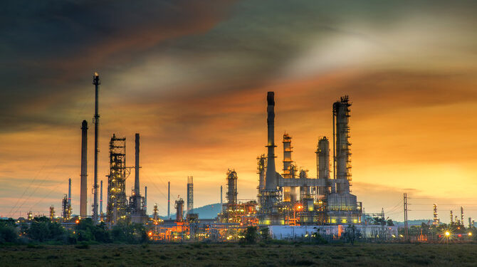 Iran strikes Kuwait refinery as Gulf war widens