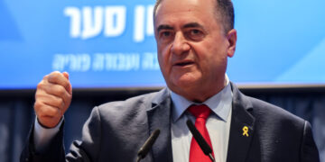 Israel vows to keep forces in Lebanon despite deal
